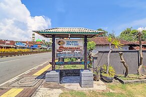 SPOT ON 92028 Hotel Surya Near Pelabuhan Gilimanuk