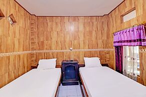 SPOT ON 92028 Hotel Surya Near Pelabuhan Gilimanuk