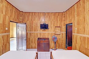 SPOT ON 92028 Hotel Surya Near Pelabuhan Gilimanuk