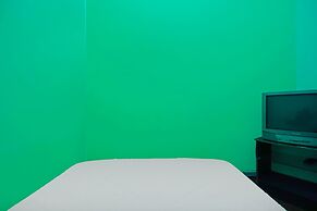 SPOT ON 92186 Penginapan LorraNearPasar Oleh Oleh