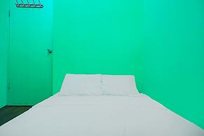 SPOT ON 92186 Penginapan LorraNearPasar Oleh Oleh