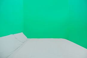 SPOT ON 92186 Penginapan LorraNearPasar Oleh Oleh