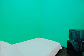 SPOT ON 92186 Penginapan LorraNearPasar Oleh Oleh