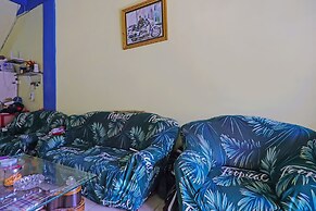 SPOT ON 92186 Penginapan LorraNearPasar Oleh Oleh