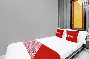 OYO 92256 Sentosa Residence