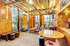 OYO 92256 Sentosa Residence