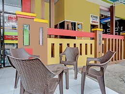 SPOT ON 92452 Griya Sandi Residence Family NearPantai Boom