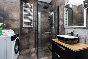 Seaside Apartment With AC by Renters