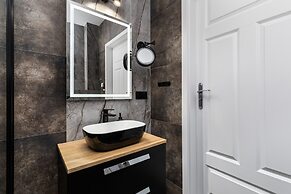 Seaside Apartment With AC by Renters