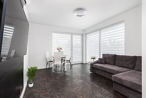 Seaside Apartment With AC by Renters