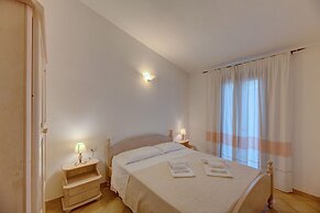 The Fantastic Residenza Badus 1 Bedroom Sleeps 4 Child Num0813