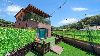 Taean Withdog Aegyeonspa Poolvilla