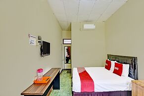 OYO 90443 Hotel New Kartika In