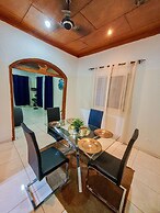 The Retreat Emerald Apartments Close to the Beach