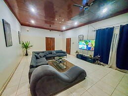 The Retreat Emerald Apartments Close to the Beach