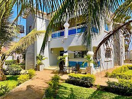 The Retreat Emerald Apartments Close to the Beach