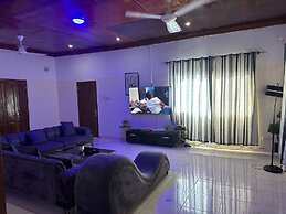 The Retreat Emerald Apartments Close to the Beach