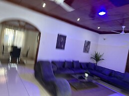 The Retreat Emerald Apartments Close to the Beach