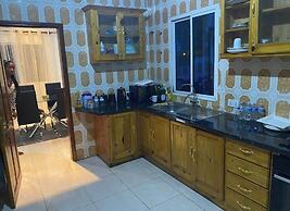 The Retreat Emerald Apartments Close to the Beach