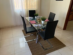 The Retreat Emerald Apartments Close to the Beach