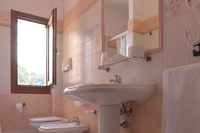 Idyllic Residence Cala Viola 2 Bedroom Sleeps Num1381