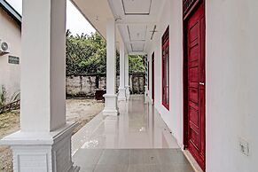 OYO 92199 Wisma Cendana Syariah Near PASAR FLAMBOYAN