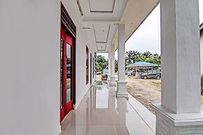 OYO 92199 Wisma Cendana Syariah Near PASAR FLAMBOYAN