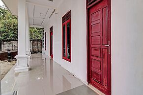 OYO 92199 Wisma Cendana Syariah Near PASAR FLAMBOYAN