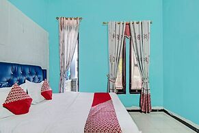 OYO 92199 Wisma Cendana Syariah Near PASAR FLAMBOYAN