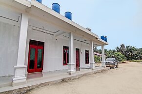 OYO 92199 Wisma Cendana Syariah Near PASAR FLAMBOYAN