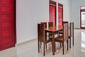 OYO 92199 Wisma Cendana Syariah Near PASAR FLAMBOYAN