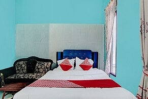 OYO 92199 Wisma Cendana Syariah Near PASAR FLAMBOYAN