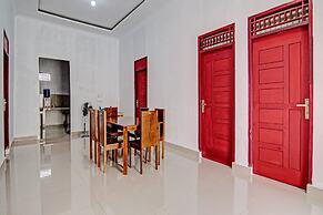 OYO 92199 Wisma Cendana Syariah Near PASAR FLAMBOYAN