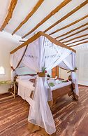Hakuna Majiwe Beach Lodge