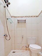 OYO 92302 Salsa Homestay Syariah Near Pondok Pesantren MUALLIMIN Muham