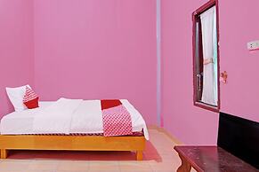 OYO 92302 Salsa Homestay Syariah Near Pondok Pesantren MUALLIMIN Muham