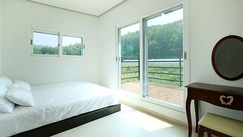 Hongcheon Stone Brown Pension