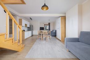 Salwatoriańska Apartment by Renters