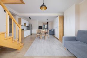 Salwatoriańska Apartment by Renters