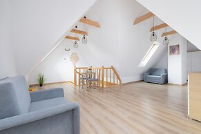 Salwatoriańska Apartment by Renters