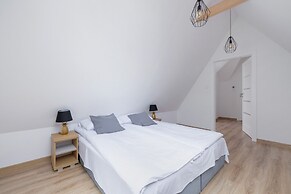 Salwatoriańska Apartment by Renters