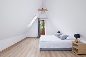 Salwatoriańska Apartment by Renters