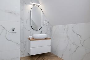 Salwatoriańska Apartment by Renters