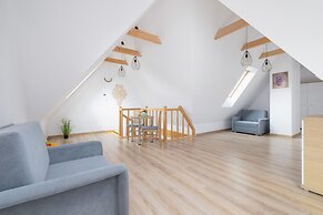 Salwatoriańska Apartment by Renters