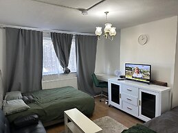 Great 5-bed Wembley Home 25min From Central London