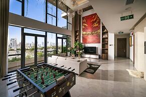 Luxury Duplex Penthouse With Pool Foosball