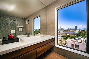 Luxury Duplex Penthouse With Pool Foosball