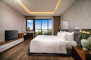 Luxury Duplex Penthouse With Pool Foosball