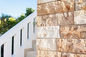 Villa Cook with pool and sea views