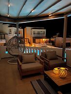 Villa Cook with pool and sea views